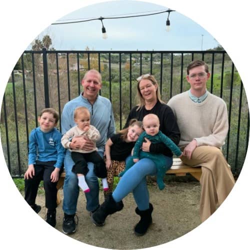 Oxi Fresh franchisees Rick and Robin Collinwood pose with their family in Henderson, NV.